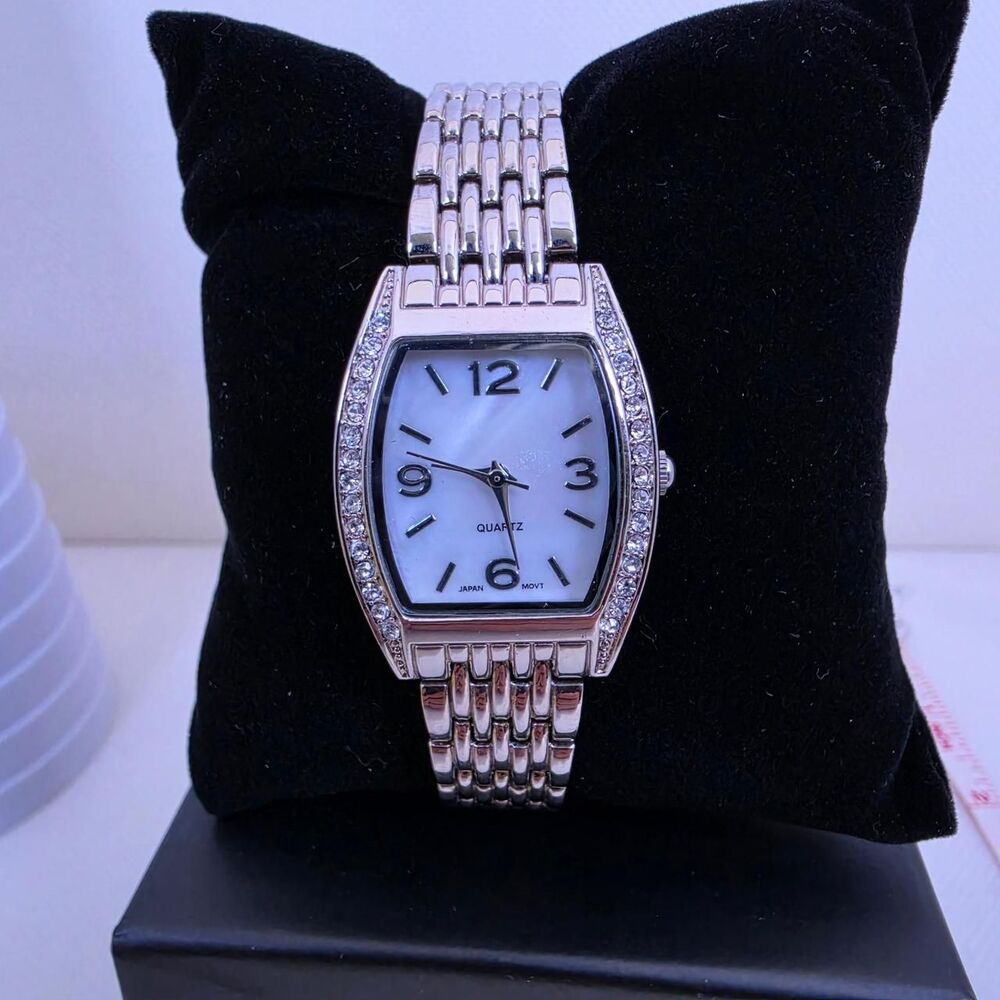 Silver watch - Picture 1 of 7